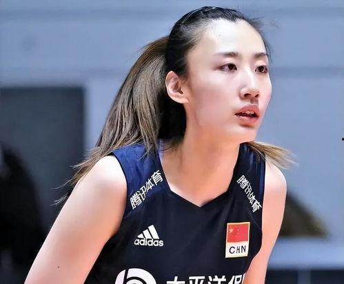 李博雅家庭背景,出身名门，传承家族荣耀的璀璨新星